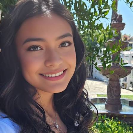 Angelee Vera Biography: Age, Parents, Net Worth, Height, Movies, TV Shows, Awards