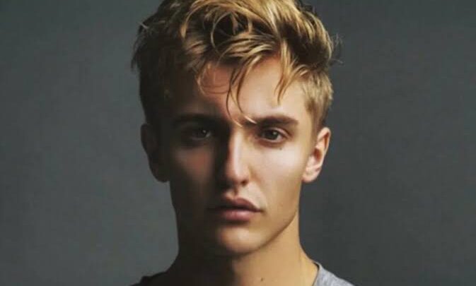 Hart Denton Biography: Girlfriend, Age, Movies, Net Worth, Height, Parents, TV Shows, Partner