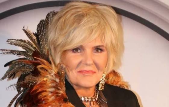 PJ Powers Biography: Age, Husband, Songs, Albums, Net Worth, Career, Activism, Awards