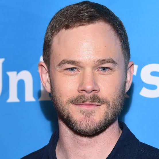 Aaron Ashmore Biography: Wife, Age, Height, Net Worth, Parents, Movies & TV Shows, Instagram