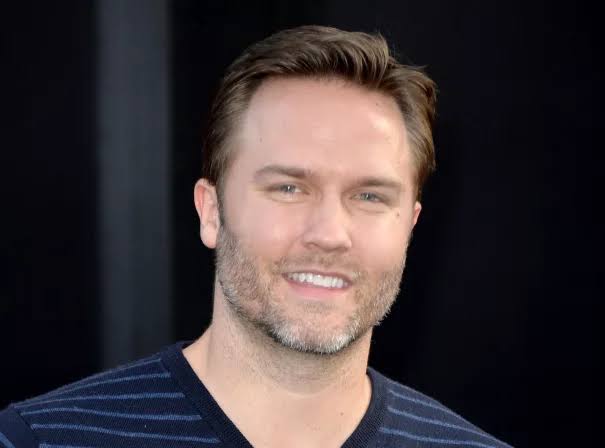 Scott Porter Biography: Wife, Age, Height, Net Worth, Parents, Movies & TV Shows, Friday Night Lights