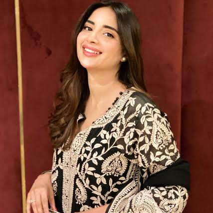Saboor Aly Biography: Husband, Age, Daughter, Net Worth, Height, TV Shows & Movies