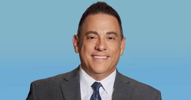 Juan Fernández Biography: Age, Movies, Net Worth, Height, Wife, Money Heist, Career, Award