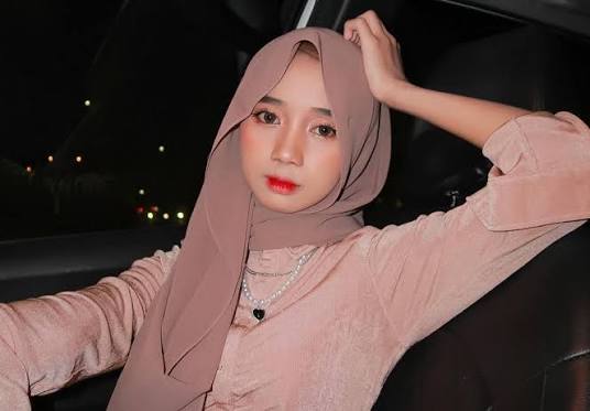 Savira Malik Biography: Twin Sister, Age, Husband, TikTok, Instagram, Marriage, Net Worth, Height, Career