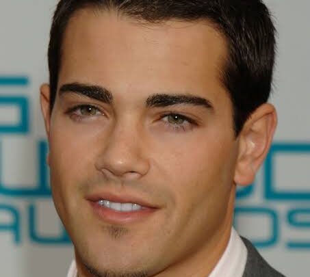 Ryan Merriman Biography: Movies, Age, Wife, Net Worth, Height, Disney, Pretty Little Liars, Children, Parents