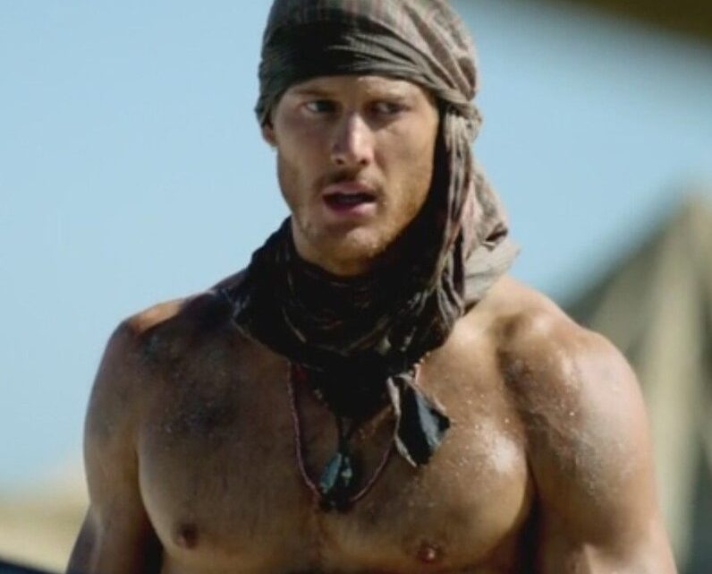 Tom Hopper Biography: Age, Net Worth, Siblings, Parents, Height, Ethnicity, Wife, Kids, Movies, Songs, Books  
