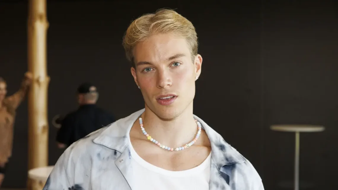 Mikael Renwall Biography: Age, Net Worth, Siblings, Parents, YouTube, Girlfriend Mikael Renwall Biography: Age, Net Worth, Siblings, Parents, YouTube, Girlfriend