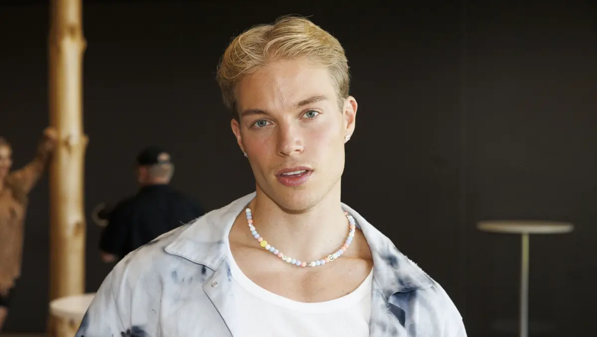 Renwall Mikael Renwall Biography: Age, Net Worth, Siblings, Parents, YouTube ...