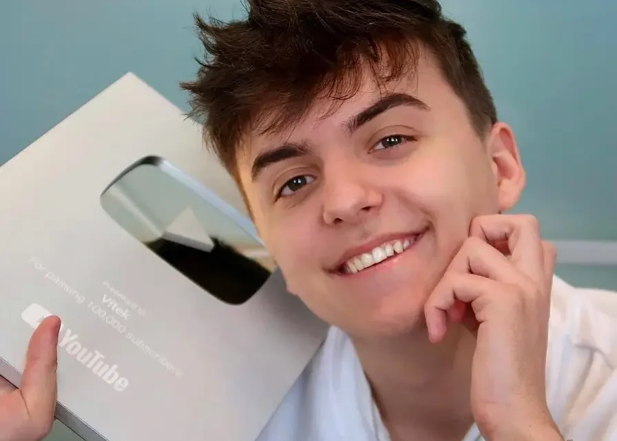 Vít Vencl Biography: Age, YouTube, Net Worth, Height, Ethnicity, Love Life, Parents, Siblings