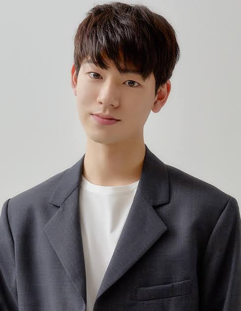 Bae Hyun-sung Biography: Age, Girlfriend, Net Worth, Height, Movies & TV Shows, Parents, Career Bae Hyun-sung Biography: Age, Girlfriend, Net Worth, Height, Movies & TV Shows, Parents, Career