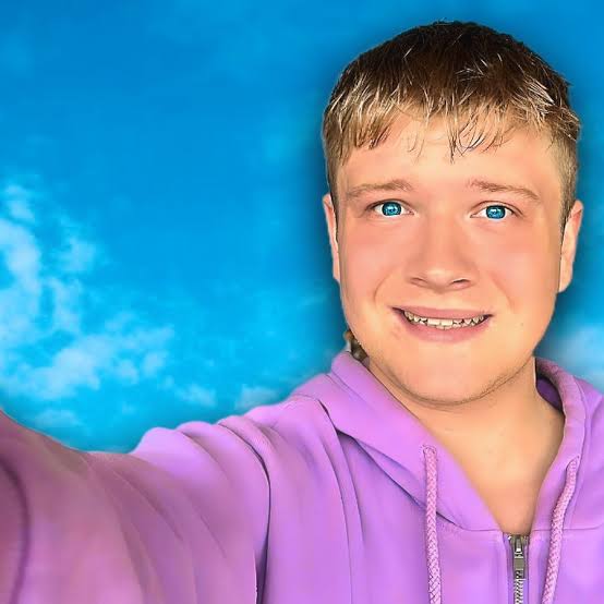 Tobias Moller Biography: Age, Girlfriend, Net Worth, YouTube, Height, Parents, Content Tobias Moller Biography: Age, Girlfriend, Net Worth, YouTube, Height, Parents, Content