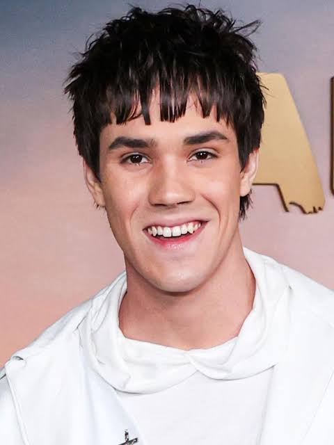 Ian Ousley Biography: Age, Net Worth, Height, TV Shows, Movies, Instagram, Sister, GF Ian Ousley Biography: Age, Net Worth, Height, TV Shows, Movies, Instagram, Sister, GF