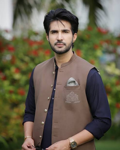 Adeel Chaudhry Biography: Age, Wife, Net Worth, Songs, Movies & TV Shows, Height, Parents Adeel Chaudhry Biography: Age, Wife, Net Worth, Songs, Movies & TV Shows, Height, Parents