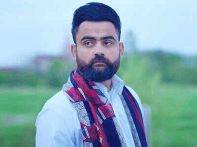 Amrit Maan Biography: Wife, Age, Songs, Net Worth, Height, Parents, Albums, Movies Amrit Maan Biography: Wife, Age, Songs, Net Worth, Height, Parents, Albums, Movies