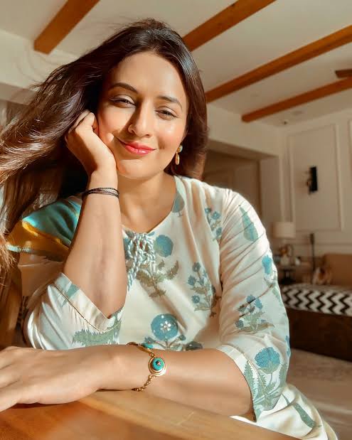 Divyanka Tripathi Biography: Husband, Age, Net Worth, TV Shows, Movies, Awards, Height Divyanka Tripathi Biography: Husband, Age, Net Worth, TV Shows, Movies, Awards, Height