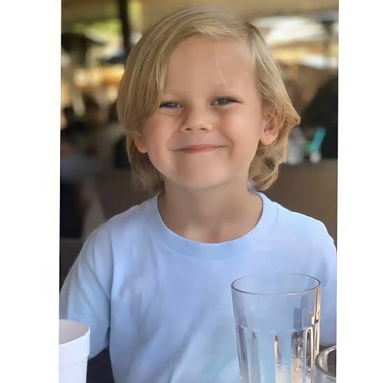 Freddie Tomlinson Bio: Age, Parents, Net Worth, Height, Education, Father, Mother, Family Freddie Tomlinson Bio: Age, Parents, Net Worth, Height, Education, Father, Mother, Family