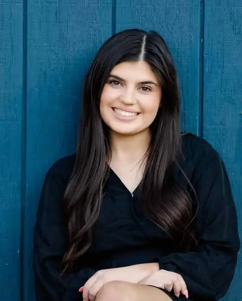 Kara Hoffman Biography: Age, Twin Sister, Net Worth, Height, Movies, Career Kara Hoffman Biography: Age, Twin Sister, Net Worth, Height, Movies, Career