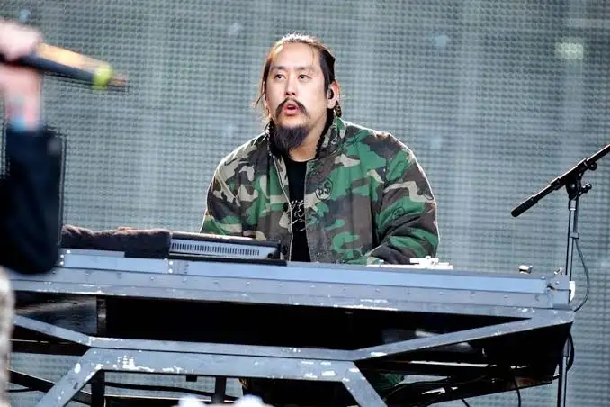 Joe Hahn Biography: Wife, Age, Daughter, Net Worth, Height, Parents, Linkin Park, Movies & TV Shows Joe Hahn Biography: Wife, Age, Daughter, Net Worth, Height, Parents, Linkin Park, Movies & TV Shows