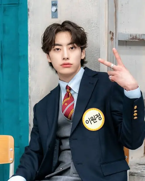 Lee Won-jung Biography: Age, Wife, Net Worth, Movies, TV Shows, Height, Girlfriend, Parents Lee Won-jung Biography: Age, Wife, Net Worth, Movies, TV Shows, Height, Girlfriend, Parents