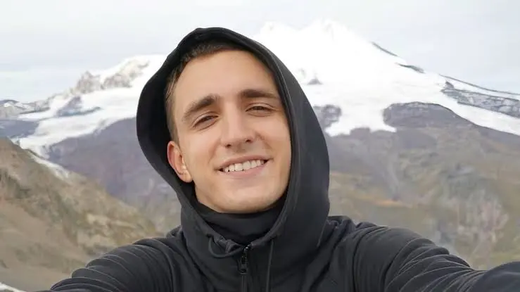 Mikhail Litvin Biography: Girlfriend, Age, Height, Net Worth, Parents, Cars & YouTube Mikhail Litvin Biography: Girlfriend, Age, Height, Net Worth, Parents, Cars & YouTube