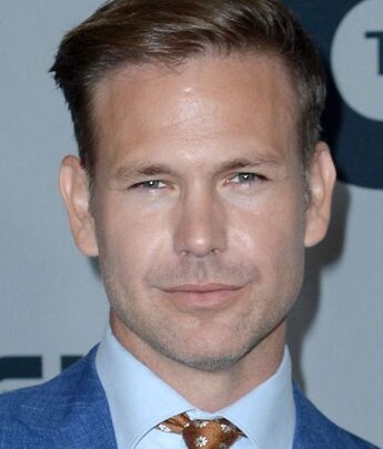 Matthew Davis Biography: Height, Ethnicity, Age, Net Worth, Siblings, Parents, TV Series, Ex-Wife, Kids, Movies