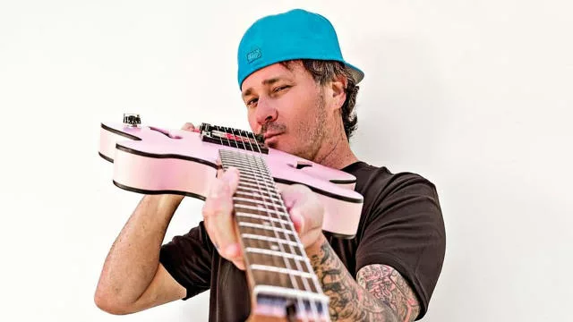 Tom DeLonge Biography: Wife, Age, Kids, Net Worth, Blink-182, Songs, UFO Research, Movies
