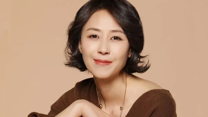 Yoon Bok-in Biography: Family, Age, Movies, Nationality, Height, Spouse, Awards