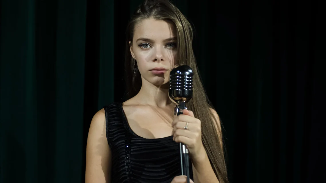 Daria (singer) Biography: Age, Net Worth, Height, Songs, Boyfriend, Parents, Siblings, Albums