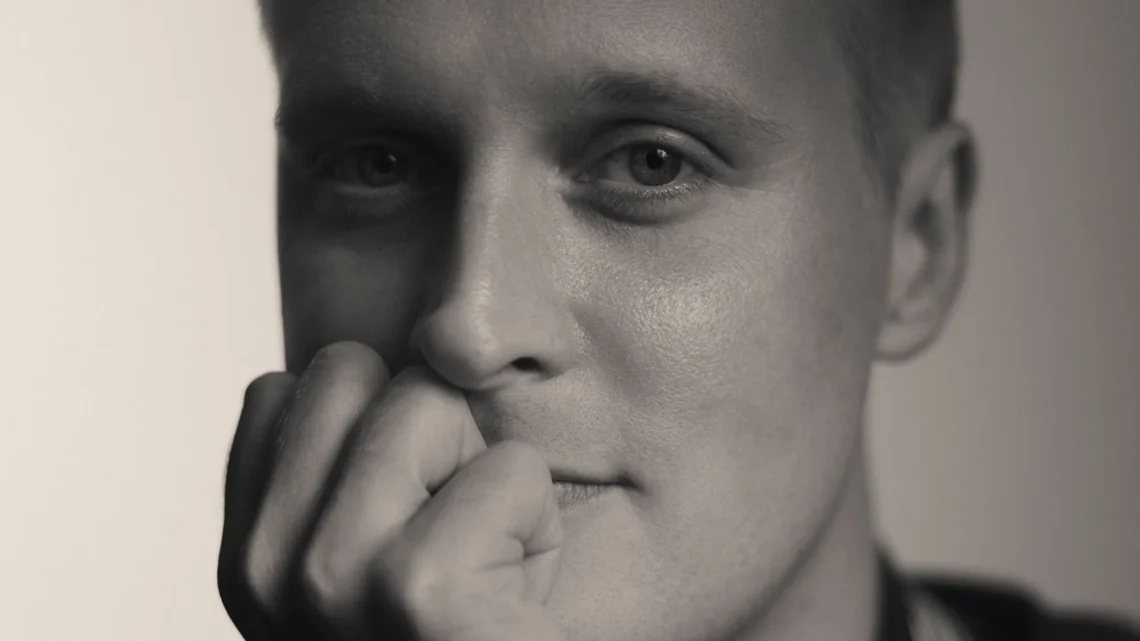 John Early Biography: Age, Partner, Net Worth, Comedy Shows, Movies & TV Shows
