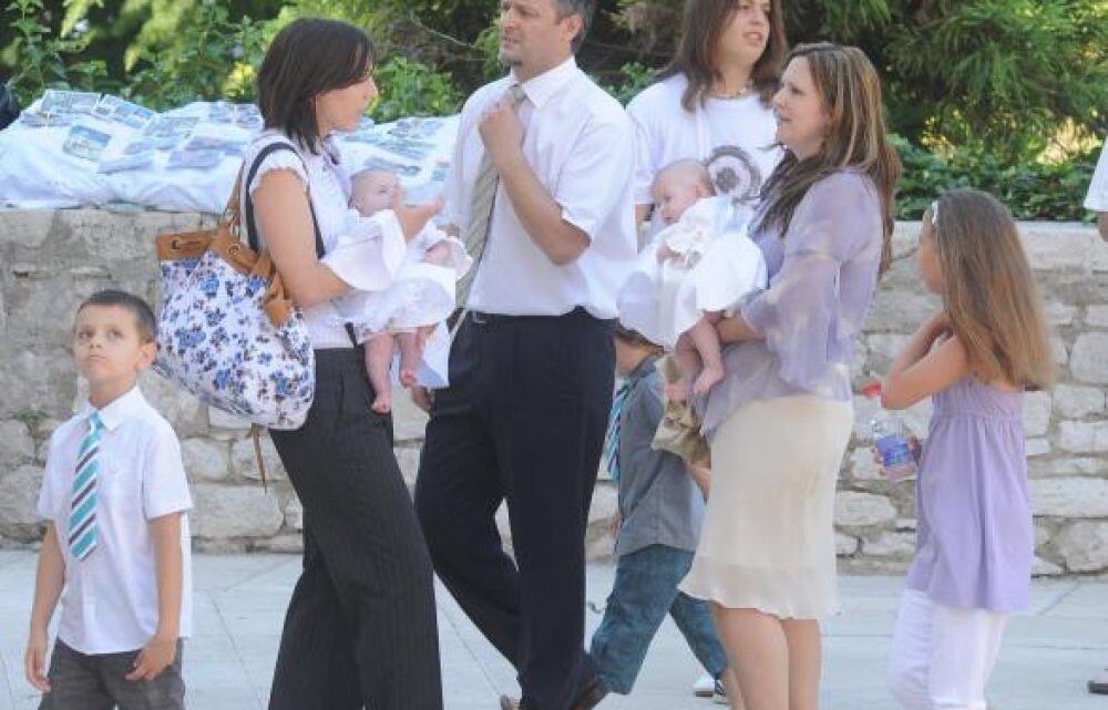 Meet Marko Perković Thompson’s Kids: Petar Šimun Perković, Diva Maria, Ante, Cvita, and Katarina Perković Meet Marko Perković Thompson’s Kids: Petar Šimun Perković, Diva Maria, Ante, Cvita, and Katarina Perković