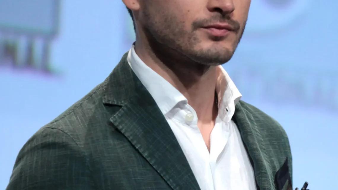 Michael Malarkey Bio: Height, Age, Net Worth, Siblings, Parents, Music, Movies, TV Series, Eps, Awards, Wife, Children
