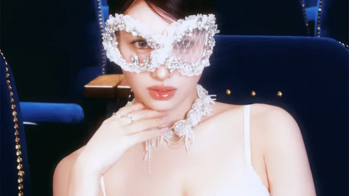Momo Hirai Biography: Age, Net Worth, Siblings, Height, Ethnicity, Parents, Group, Music Videos, Songs, Relationship