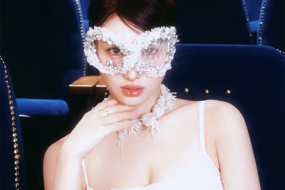 Momo Hirai Biography: Age, Net Worth, Siblings, Height, Ethnicity, Parents, Group, Music Videos, Songs, Relationship