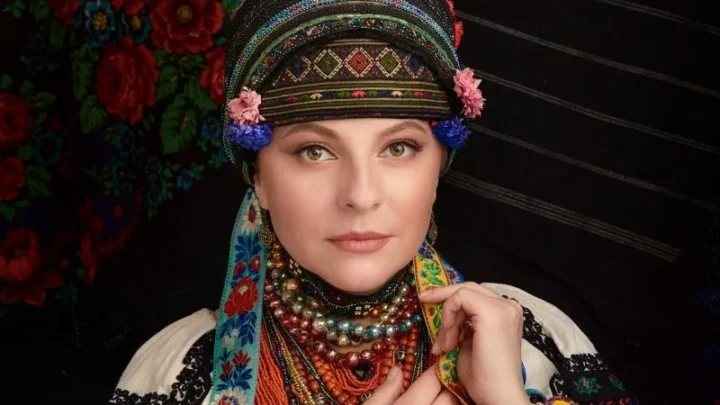Oksana Mukha Biography: Age, Husband, Net Worth, Children, Height, Parents, Dresses Price