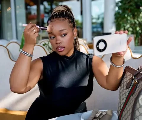 Buhle (singer) Biography: Boyfriend, Age, Songs, Net Worth, Child, Albums, Partner