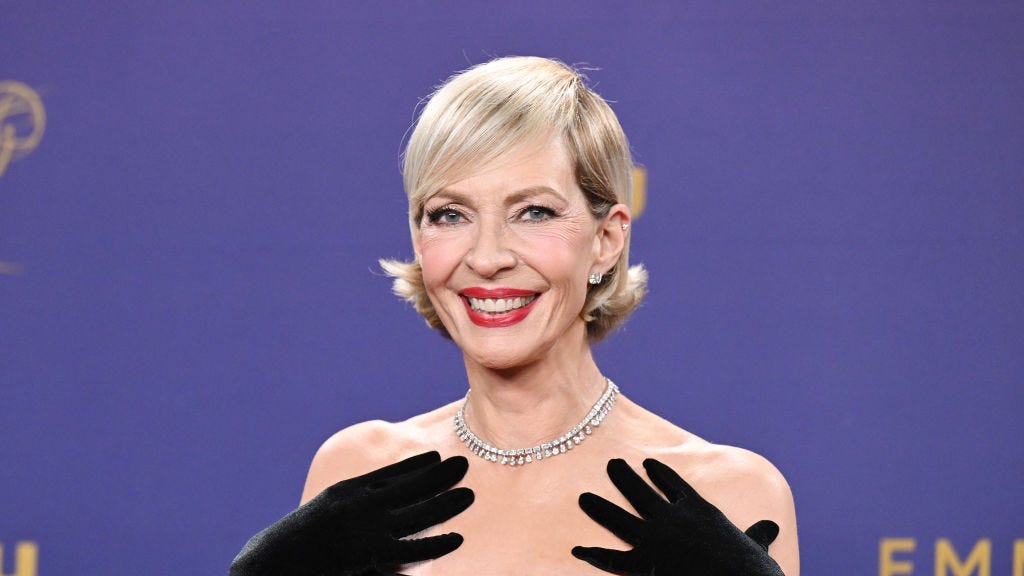 Allison Janney Biography: TV Series, Height, Age, Parents, Net Worth, Siblings, Boyfriends, Films  