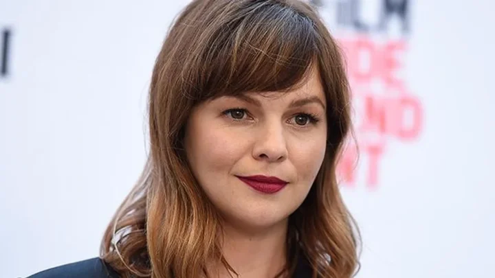 Amber Tamblyn Biography: Books, Height, Awards, Child, Husband, Movies, Ethnicity, Age, Net Worth, Siblings, Parents