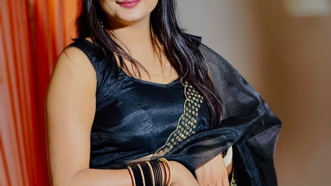 Asha Yadav Biography: Films, Social Media, Height, Ethnicity, Age, Net Worth, Siblings, Parents Asha Yadav Biography: Films, Social Media, Height, Ethnicity, Age, Net Worth, Siblings, Parents