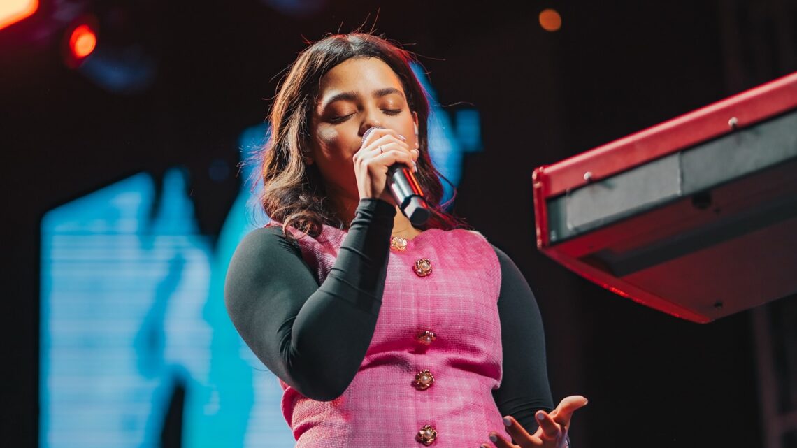 Averly Morillo Biography: Lyrics, Playlists, Age, Net Worth, Siblings, Parents, Singles, Height, Love Life Averly Morillo Biography: Lyrics, Playlists, Age, Net Worth, Siblings, Parents, Singles, Height, Love Life