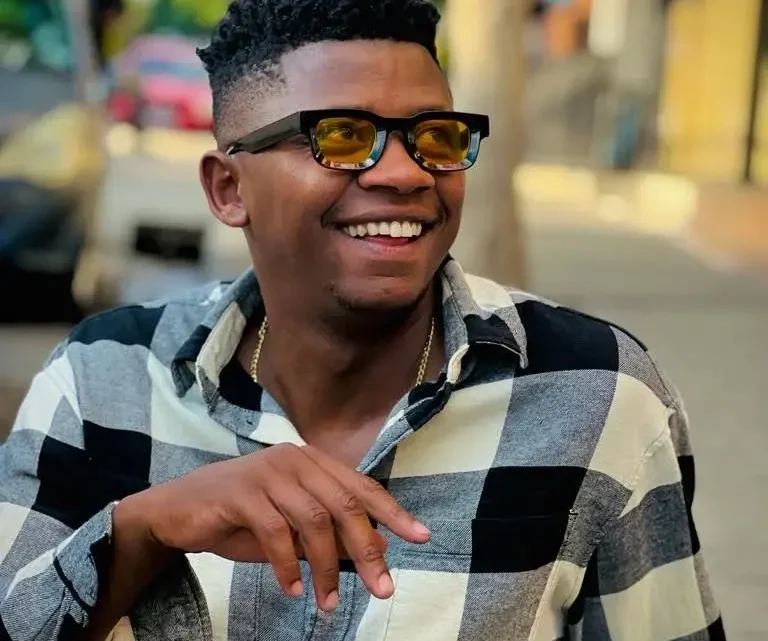 Ayanda Daweti Biography: Music Movies, Awards, Wife, Age, Net Worth, Siblings, Height, Ethnicity, Parents Ayanda Daweti Biography: Music Movies, Awards, Wife, Age, Net Worth, Siblings, Height, Ethnicity, Parents