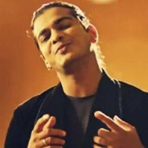 Shihan Mihiranga Biography: Spouse, Age, Children, Net Worth, Height, Parents, Songs