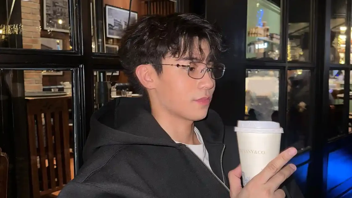 Brent Manalo Biography: Awards, Girlfriend, Hair Color, Ethnicity, Age, Net Worth, Siblings, Parents, Movies, Songs Brent Manalo Biography: Awards, Girlfriend, Hair Color, Ethnicity, Age, Net Worth, Siblings, Parents, Movies, Songs