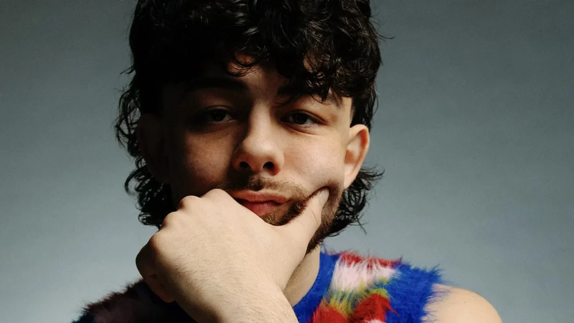Calin (musician) Biography: Net Worth, Height, Ethnicity, Age, Parents, Siblings, Albums, Singles, EPs
