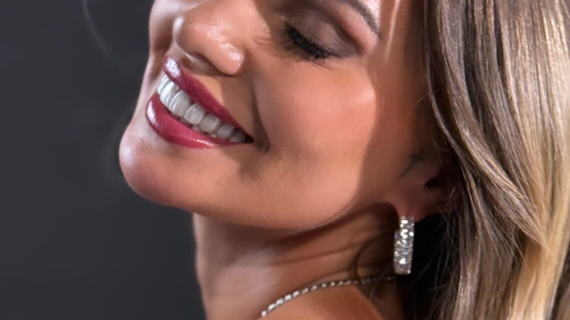 Faloon Larraguibel Biography: Age, Parents, Net Worth, Siblings, Height, Kids, Films, Boyfriend Faloon Larraguibel Biography: Age, Parents, Net Worth, Siblings, Height, Kids, Films, Boyfriend