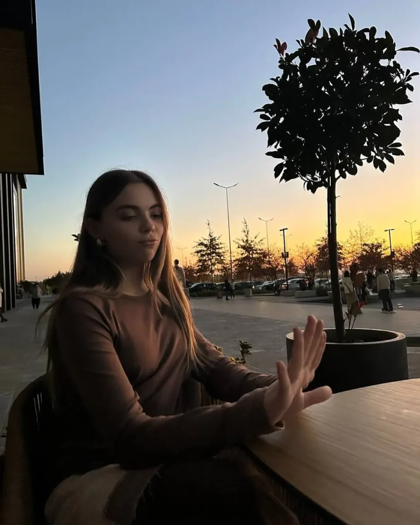 Jasmine Show Biography: Real Name, Age, Parents, Net Worth, Siblings, YouTube  