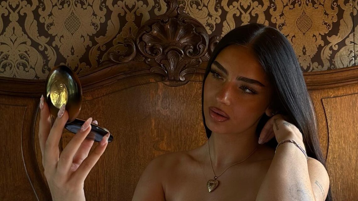 Greta Kazaren Biography: Age, Net Worth, Height, Family, Boyfriend, Pictures Greta Kazaren Biography: Age, Net Worth, Height, Family, Boyfriend, Pictures