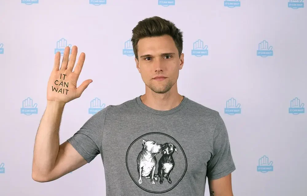 Hartley Sawyer Biography: Awards, Girlfriend, Height, Ethnicity, Age, Net Worth, Brother, Father, Movies Hartley Sawyer Biography: Awards, Girlfriend, Height, Ethnicity, Age, Net Worth, Brother, Father, Movies