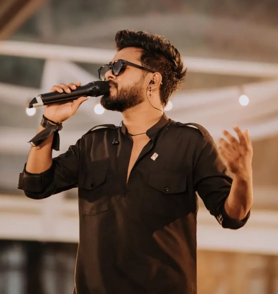 Dinesh Gamage Biography: Wife, Age, Children, Net Worth, Parents, Height
