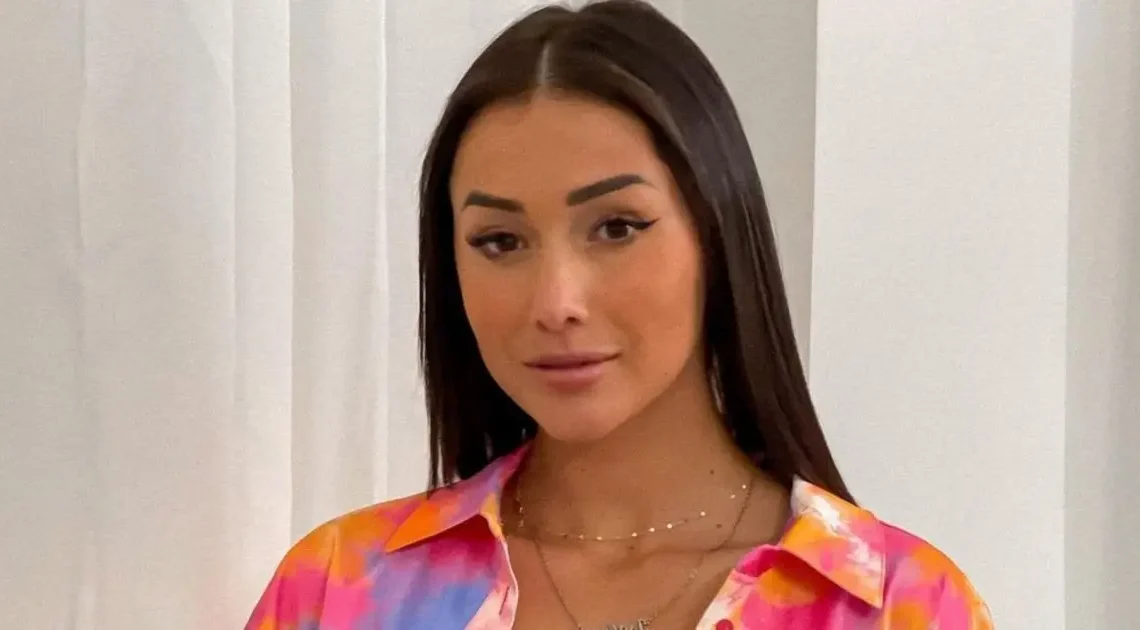 Isabeau Delatour Bio: Age, Net Worth, Parents, Instagram, Boyfriend, Siblings, Nationality