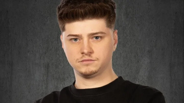 Iulian Lemnaru Biography: Girlfriend, Ethnicity, Age, Net Worth, Siblings, Parents, Films, TV Series